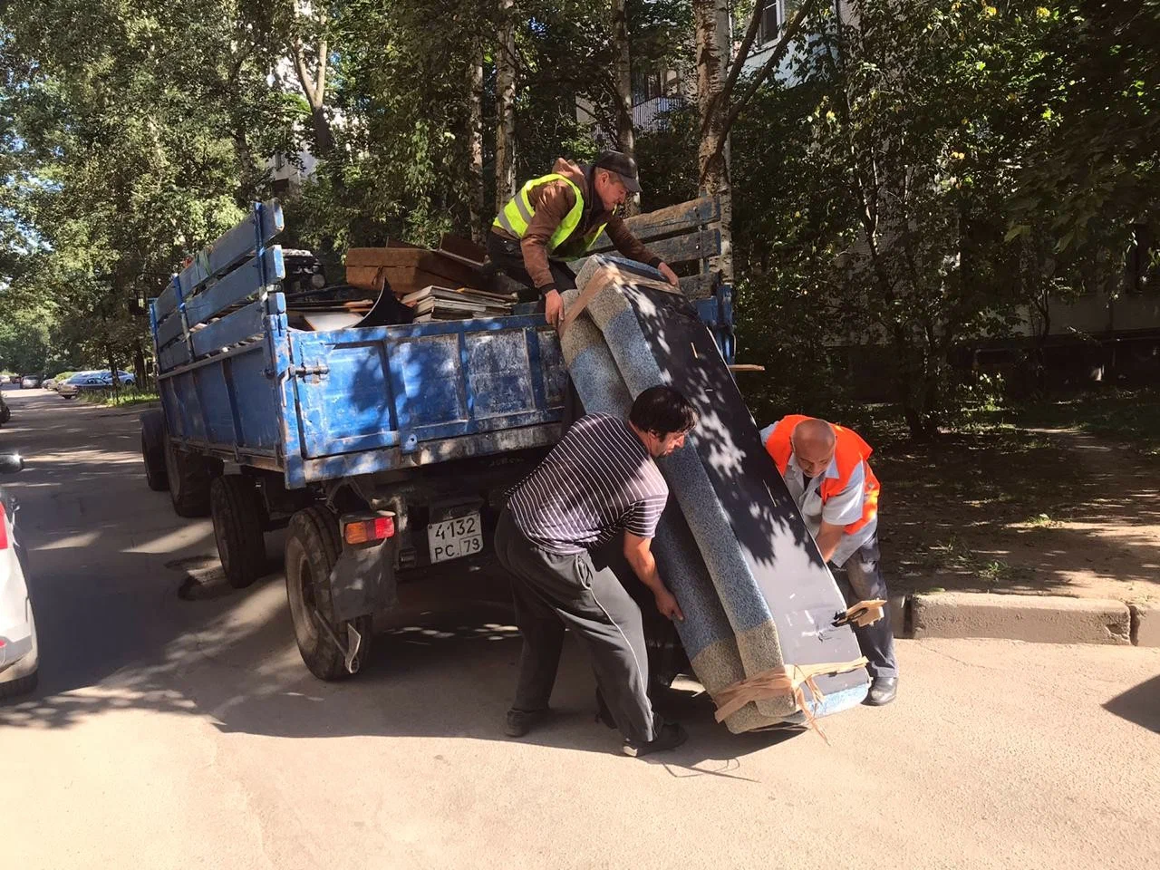Профессиональный вывоз крупногабаритного мусора в Люберцах в октябре