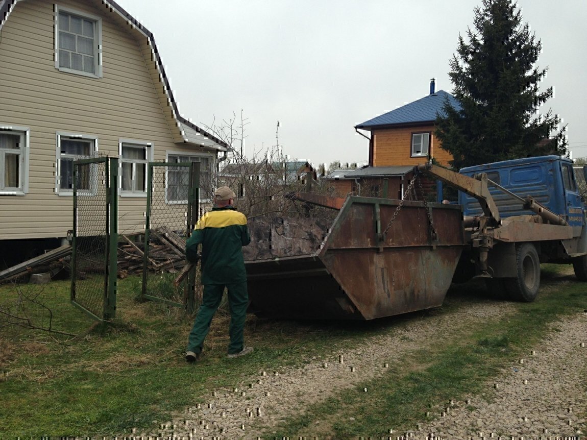 Вывоз мусора и отходов с дачи и участка СНТ в Люберцах в октябре