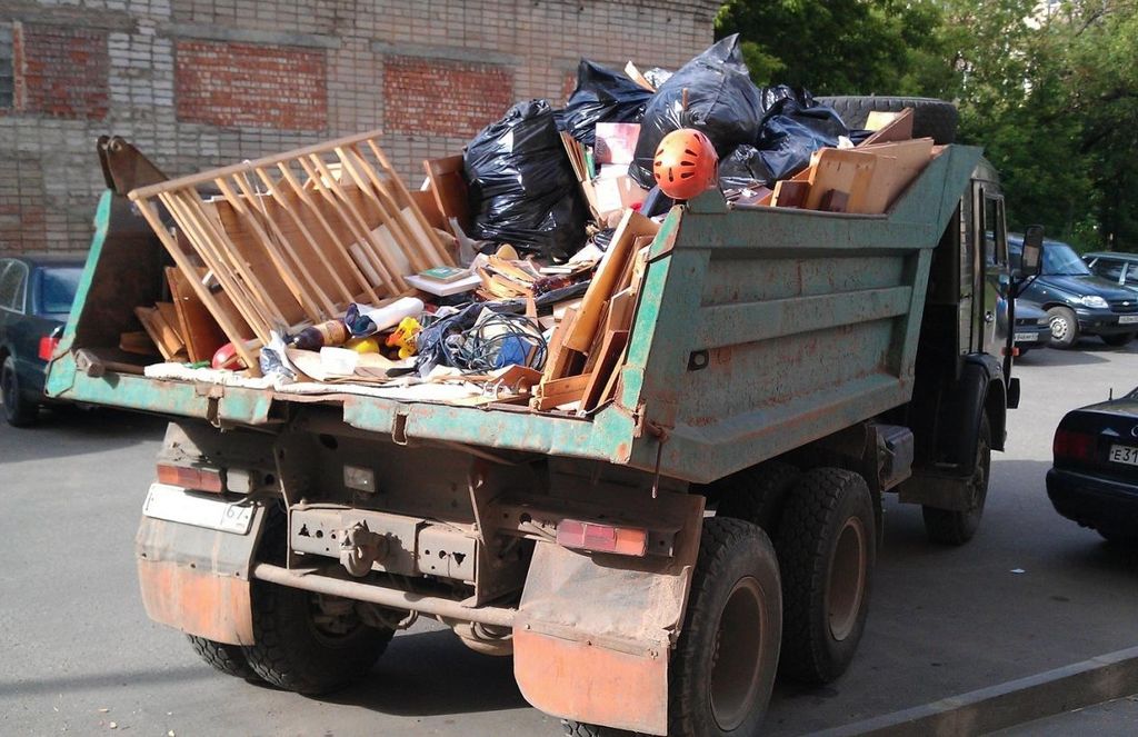 Вывоз мусора из магазина в Люберцах от ПроМусор: услуги, цена от 1841 руб., утилизация отходов