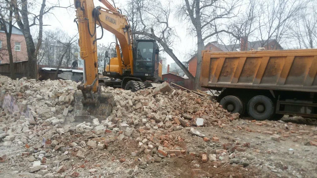 Вывоз мусора ОССиГ с выездом в Люберцах в октябре