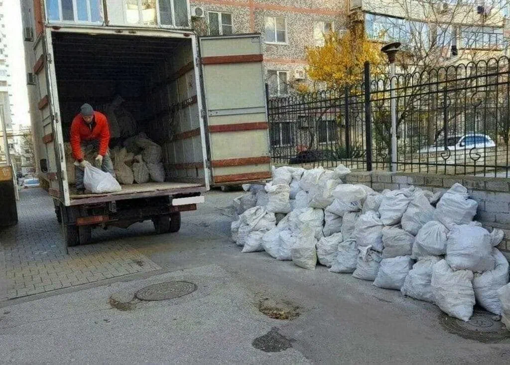 Вывоз мусора после переезда в Люберцах в октябре