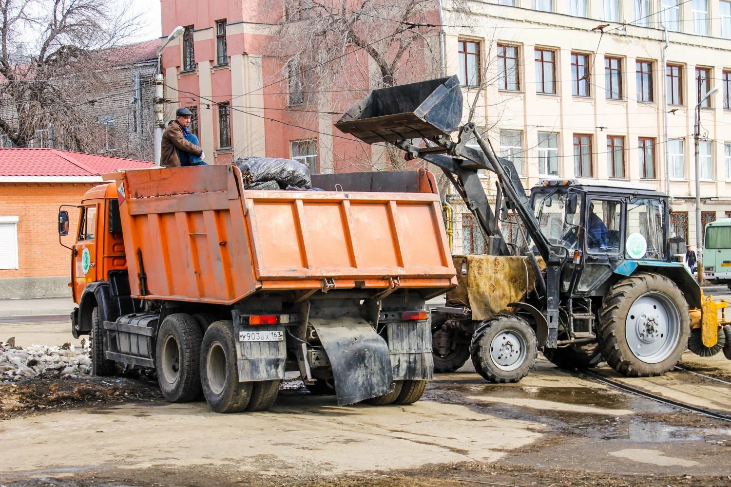 Вывоз мусора Камазом в Люберцах – аренда и заказ Камаза 10 тонн от 2472 руб. в ПроМусор