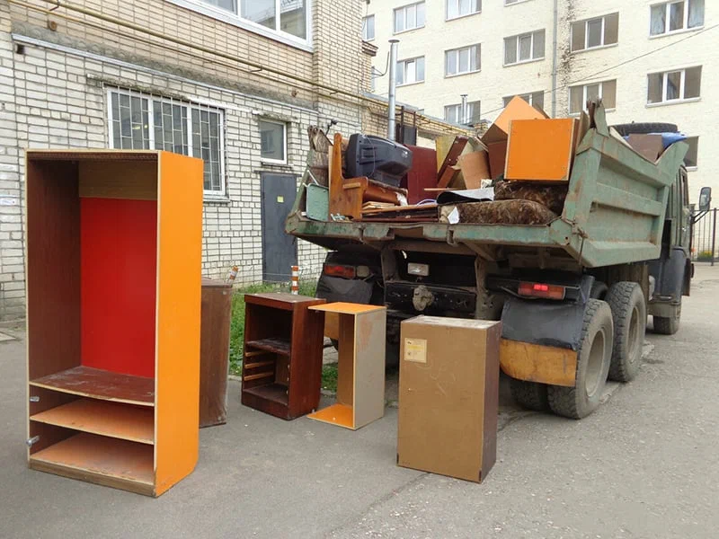 Вывоз шкафа в Люберцах от ПроМусор — недорого, демонтаж, утилизация, вывоз из квартиры от 894 руб