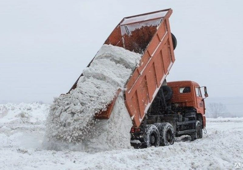 Вывоз снега самосвалами в Люберцах от ПроМусор - КАМАЗ, ЗИЛ, цена от 3156 руб